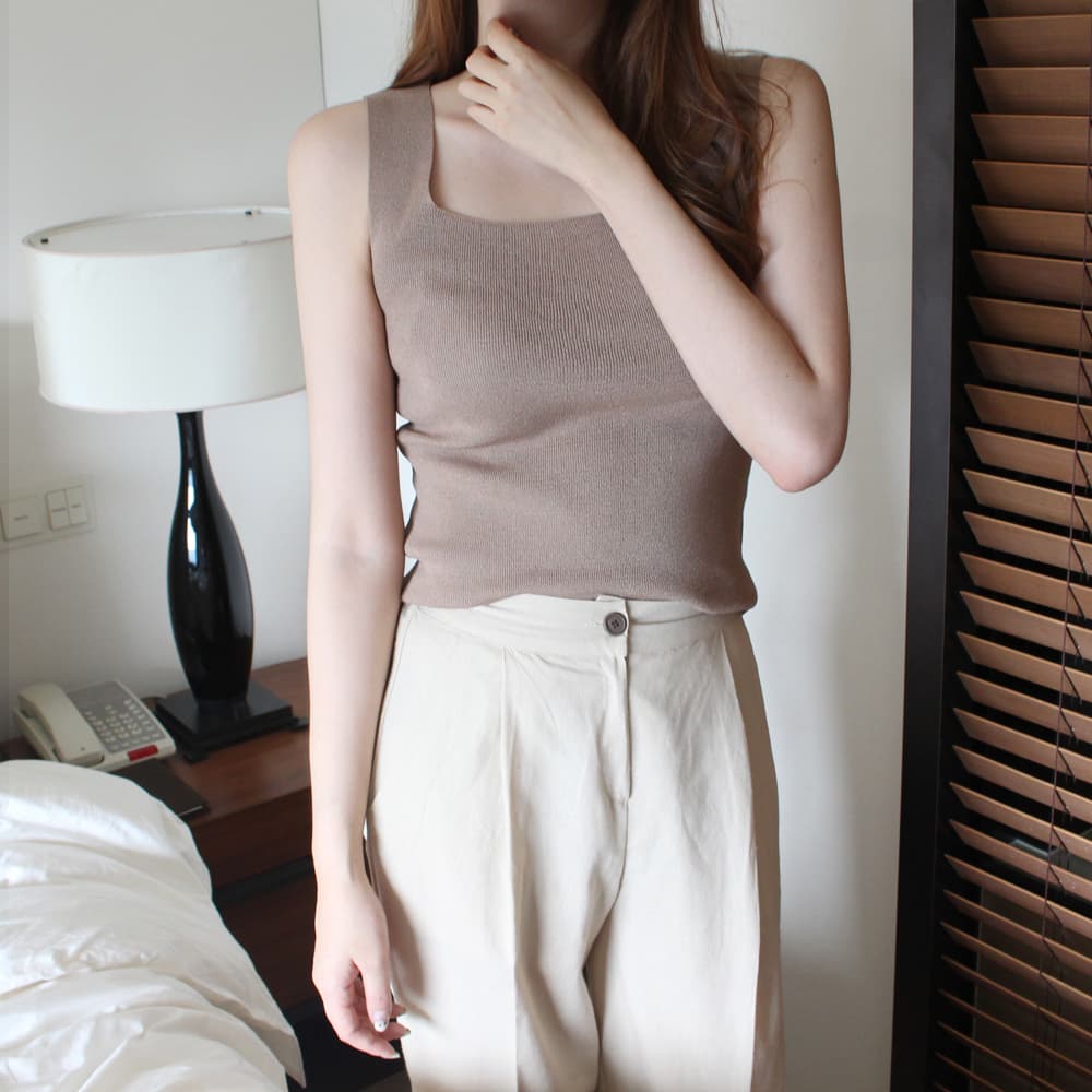 코이블리 스퀘어넥 민소매 크롭 탑