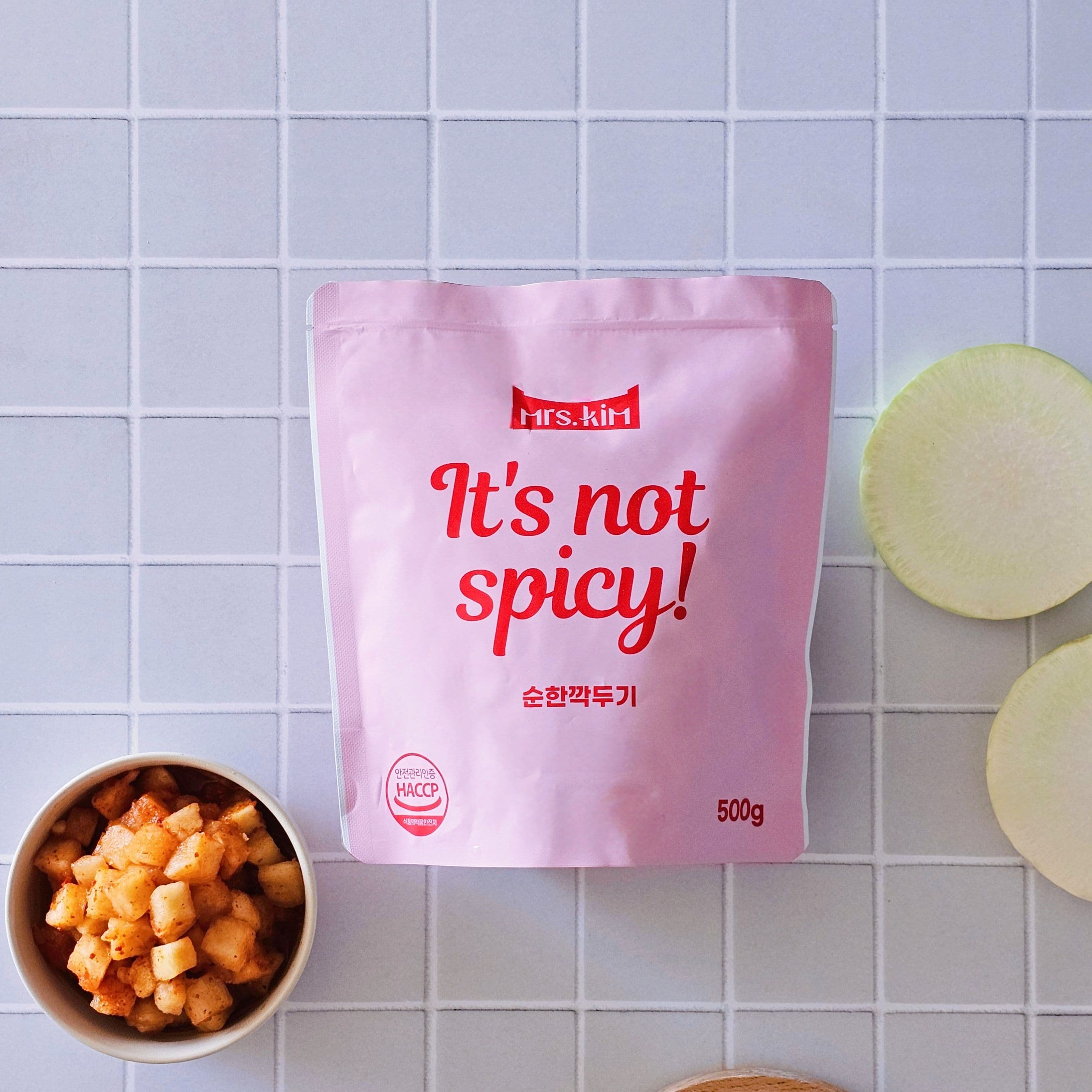 얼라맘마 미세스킴 어린이 김치 맵찔이 - It's not spicy 순한맛 깍두기, 배추김치 - 최저가 7,000원