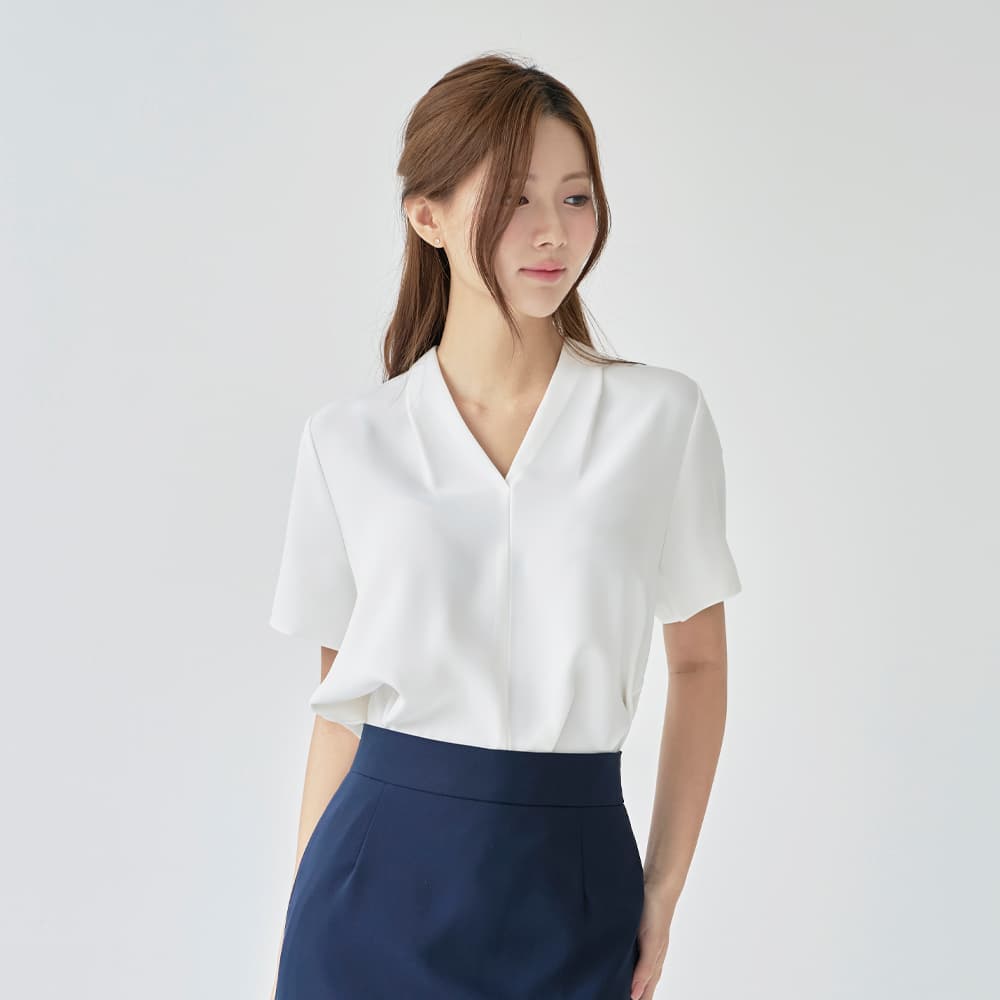 더웨이나인 브이넥블라우스 루즈핏 차르르