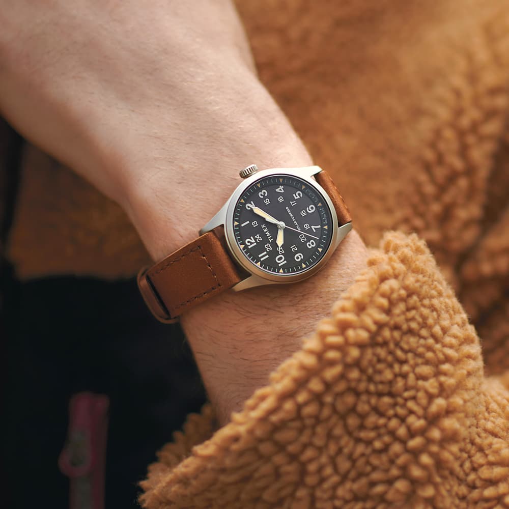TIMEX 타이맥스 익스페디션 필드워치 태양광 충전 가죽시계 36mm TW2V00200