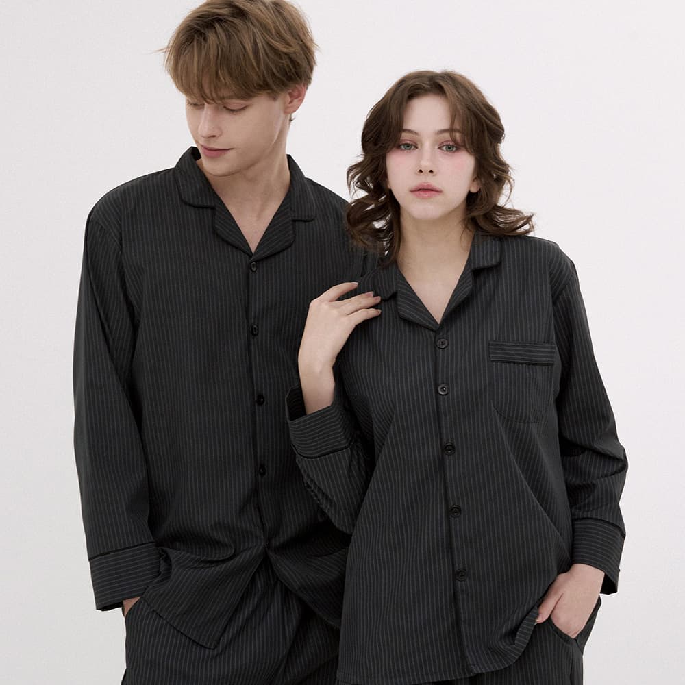 DOSSY [도씨][2PACK]실크핏 모던 블랙 긴팔 카라 커플 잠옷 세트