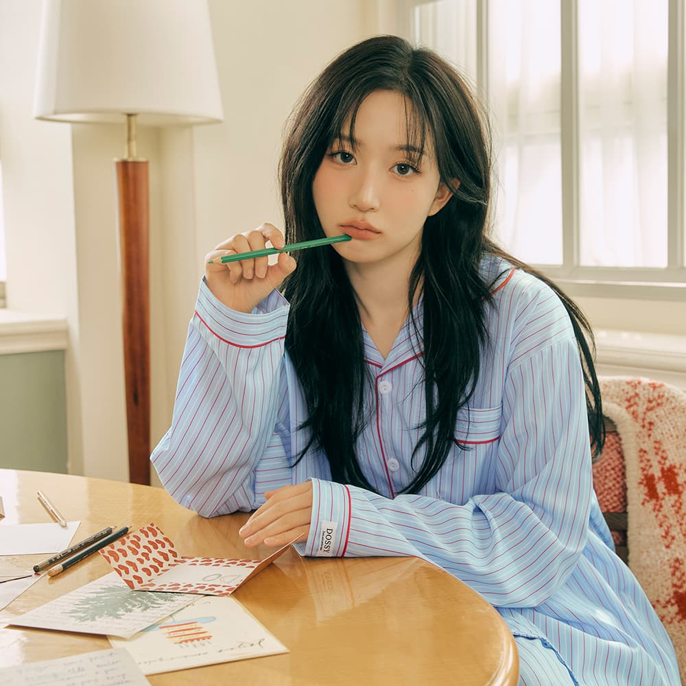 DOSSY 실크핏 클로에 긴팔 카라 커플 잠옷 세트 홈웨어