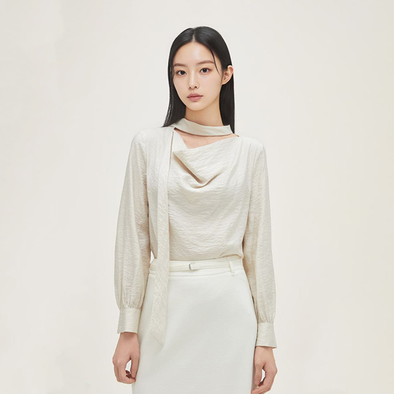 roem 로엠 카울넥 타이 블라우스 RMBLG23R13