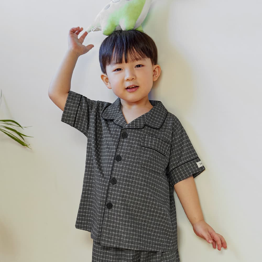 DOSSY 실크핏 더스트 여름 반팔 카라 키즈 잠옷 세트 - 최저가 19,900원