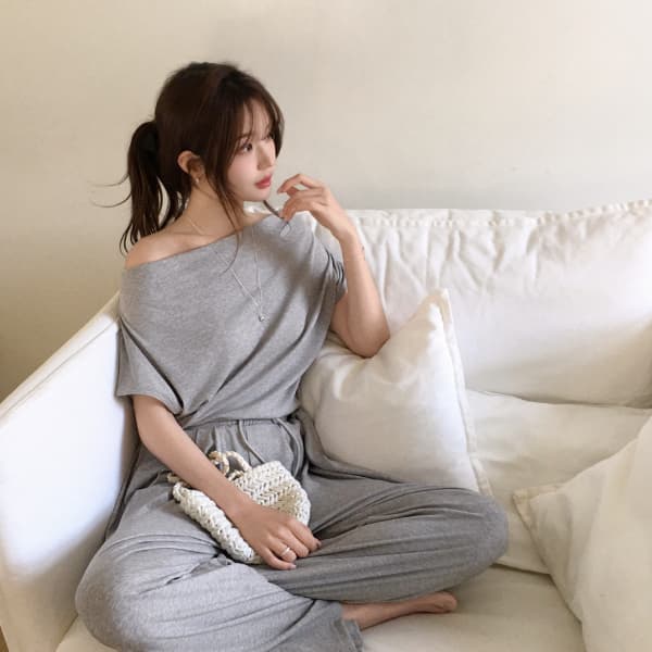 아뜨랑스 드레이프 캡소매 티셔츠 올밴딩 와이드 팬츠 투피스 세트 st3073