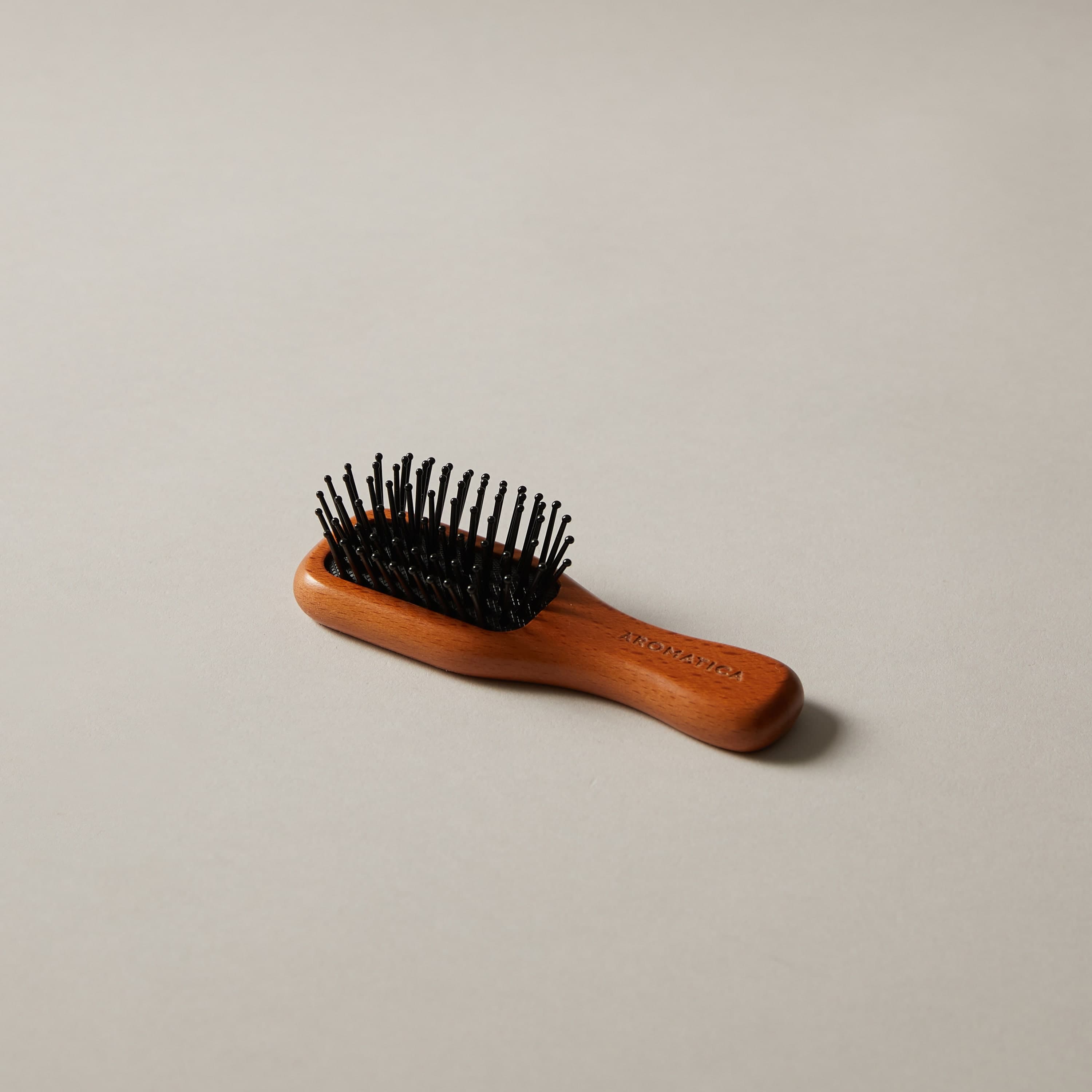 아로마티카 우든 스칼프 브러쉬 스몰 S사이즈 40x120mm 가격 추이 AROMATICA 아로마티카 우든 스칼프 브러쉬 스몰 S사이즈 40x120mm - 최저가 7,200원