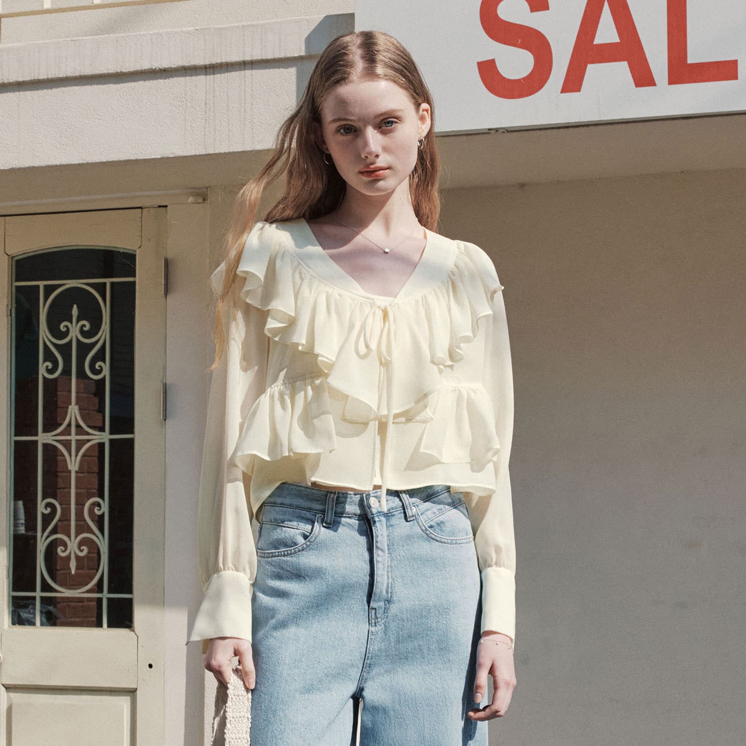오로라 리본 블라우스 AURORA RIBBON BLOUSE 가격 추이 제로스트릿 오로라 리본 블라우스 AURORA RIBBON BLOUSE - 최저가 42,000원