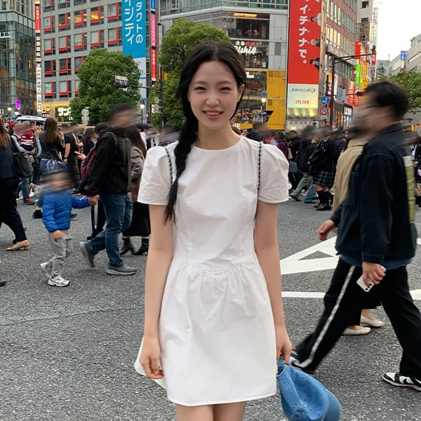 셔링 플레어 반팔 퍼프 미니 원피스 op15998 가격 추이 아뜨랑스 셔링 플레어 반팔 퍼프 미니 원피스 op15998 - 최저가 41,500원