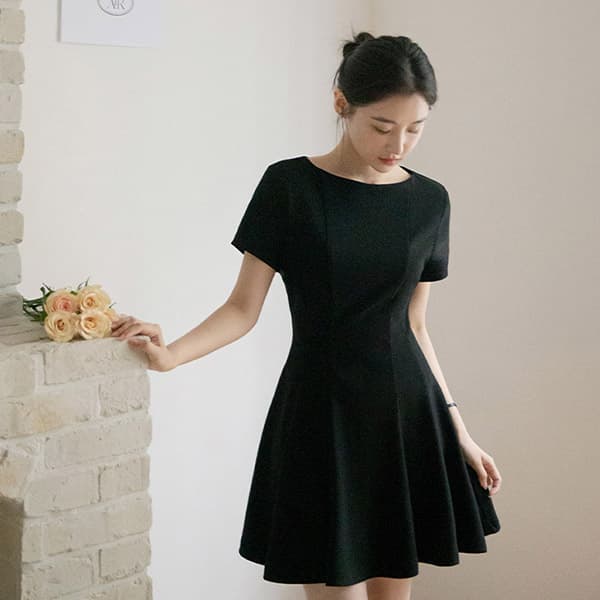 라앨린 입술넥 절개 플레어 미니 원피스 op16043 가격 추이 아뜨랑스 라앨린 입술넥 절개 플레어 미니 원피스 op16043 - 최저가 69,000원