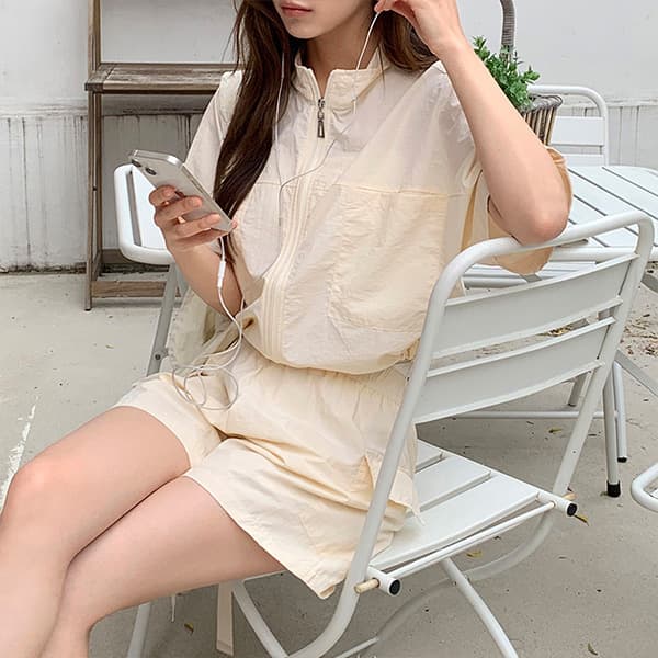 에어런 바스락 반팔 집업 반바지 투피스 세트 st2882 가격 추이 아뜨랑스 에어런 바스락 반팔 집업 반바지 투피스 세트 st2882 - 최저가 37,800원