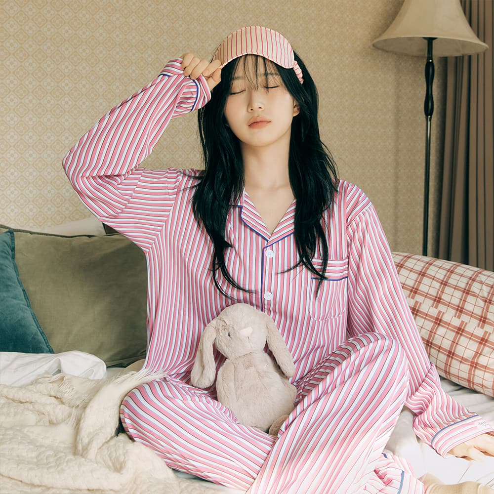 실크핏 피오니 긴팔 카라 커플 잠옷 세트 홈웨어 가격 추이 DOSSY 실크핏 피오니 긴팔 카라 커플 잠옷 세트 홈웨어 - 최저가 29,900원