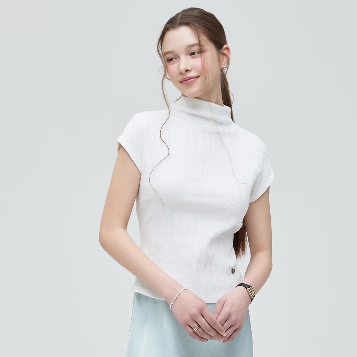로엠 모크넥 반팔 티셔츠 RMHWG25NT2 가격 추이 roem 로엠 모크넥 반팔 티셔츠 RMHWG25NT2 - 최저가 31,920원