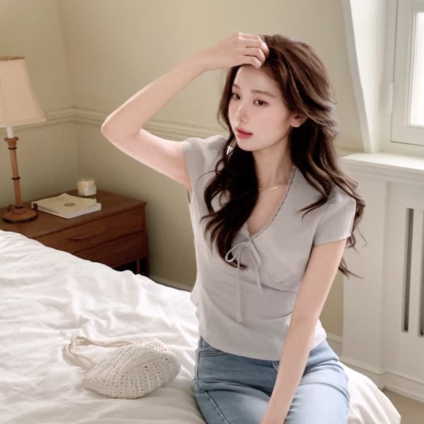 레이스 리본 반팔 블라우스 bs8753 가격 추이 아뜨랑스 레이스 리본 반팔 블라우스 bs8753 - 최저가 24,120원