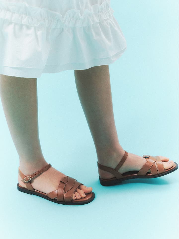 라운드 커버 플랫 샌들 1cm HPWWNGS505 가격 추이 슈펜 브랜드스토어 라운드 커버 플랫 샌들 1cm HPWWNGS505 - 최저가 26,910원