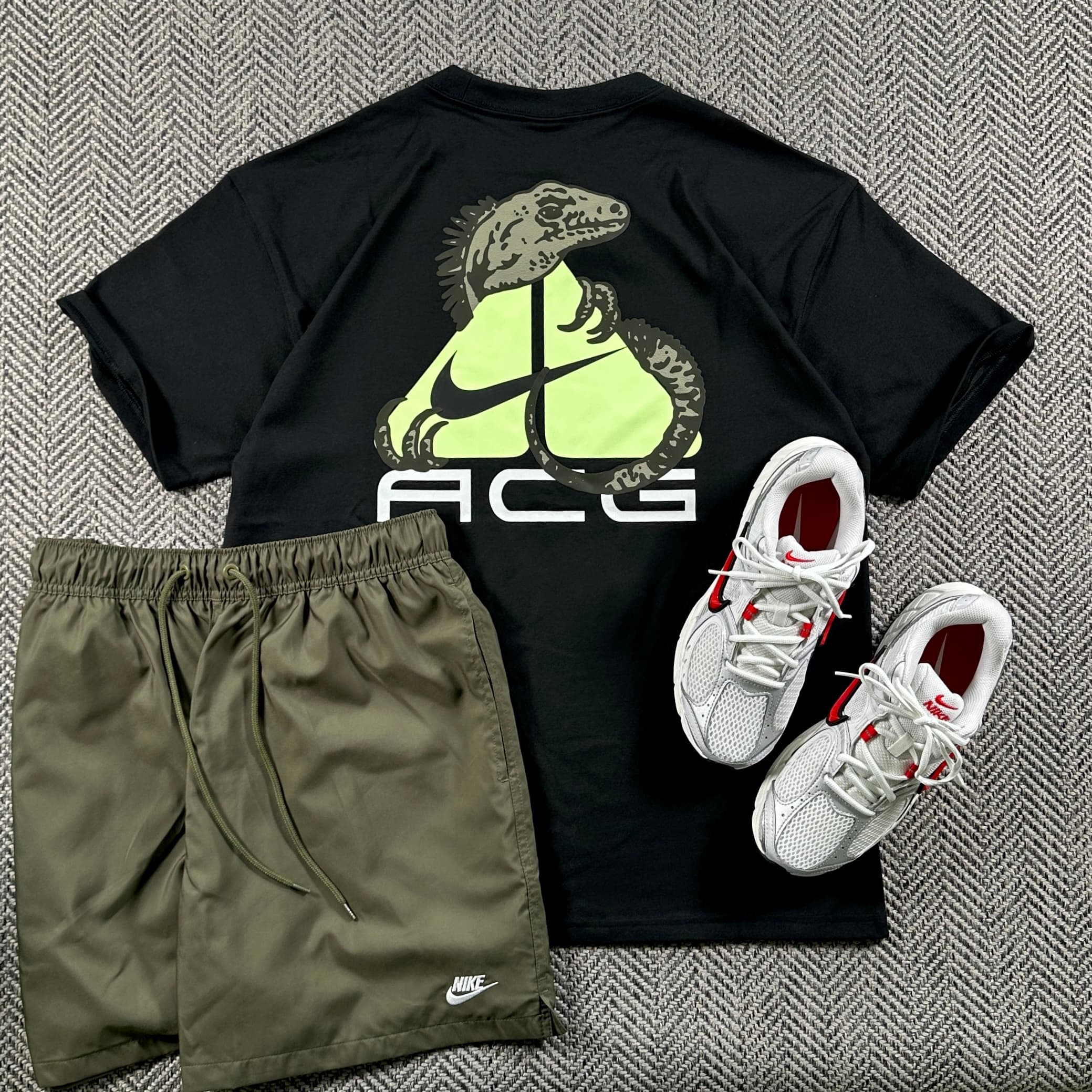 나이키 ACG 이구아나 오버핏 반팔 티셔츠 가격 추이 유어유스. 나이키 ACG 이구아나 오버핏 반팔 티셔츠 - 최저가 49,000원
