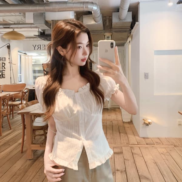 펀칭 셔링 퍼프 소매 블라우스 bs8797 가격 추이 아뜨랑스 펀칭 셔링 퍼프 소매 블라우스 bs8797 - 최저가 27,200원