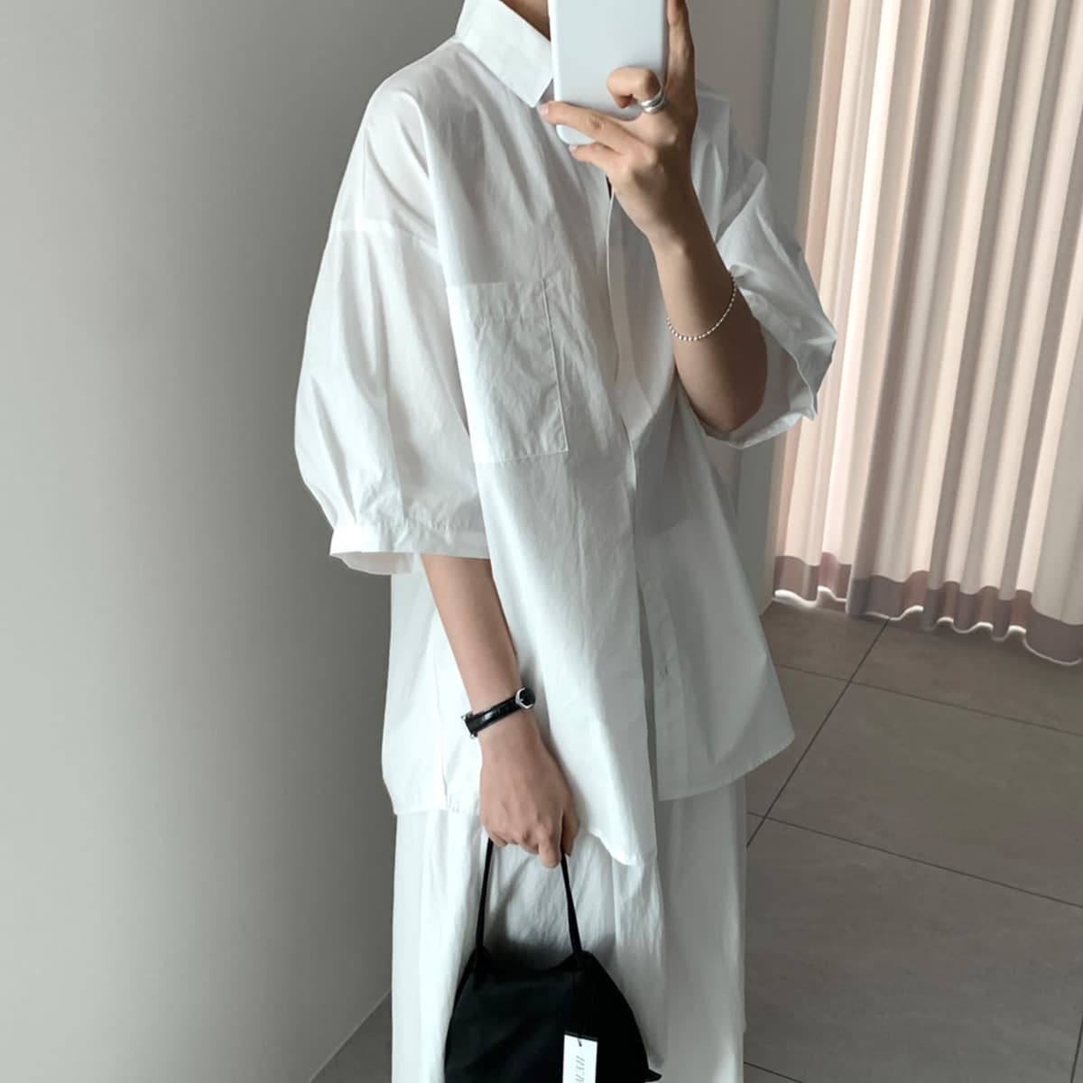 베른 코튼 셔츠 오버핏 소매 핀턱 블라우스 가격 추이 웨어링무드 베른 코튼 셔츠 오버핏 소매 핀턱 블라우스 - 최저가 44,000원